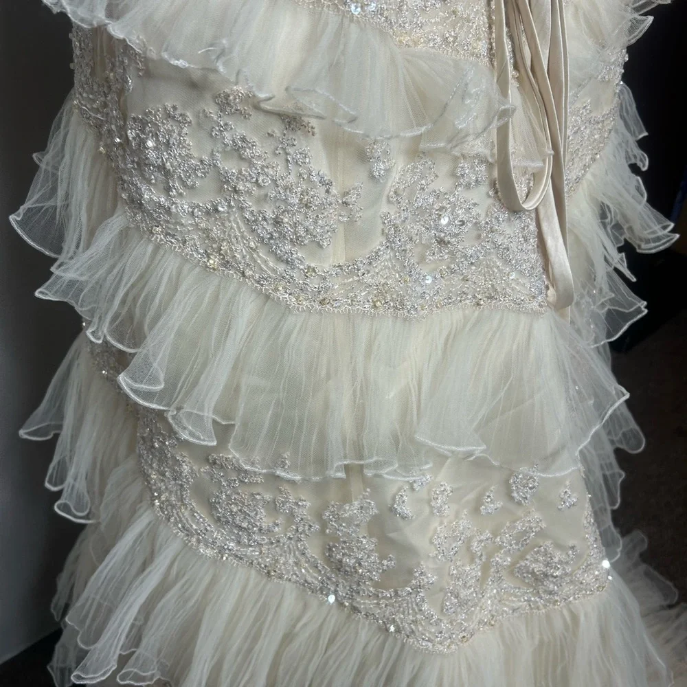 Maggie Sottero size 8 cream color wedding dress - Picture 5 of 8